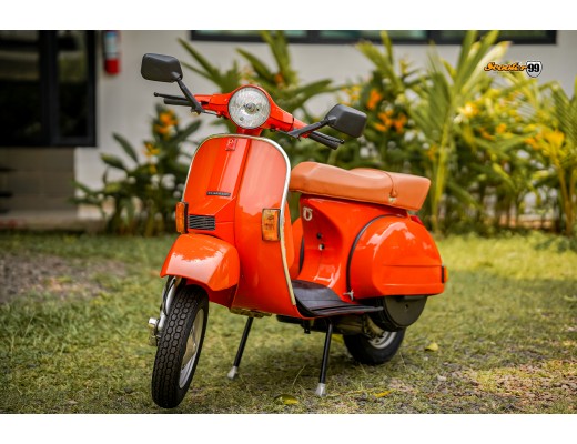 Vespa PX 150 Classic Orange – The Timeless Italian Scooter